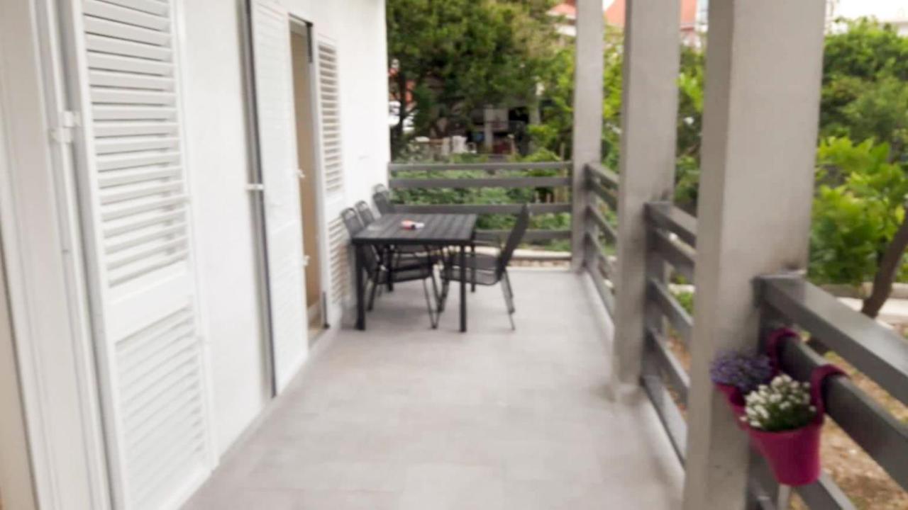 Apartman Ivana Podgora Exterior foto